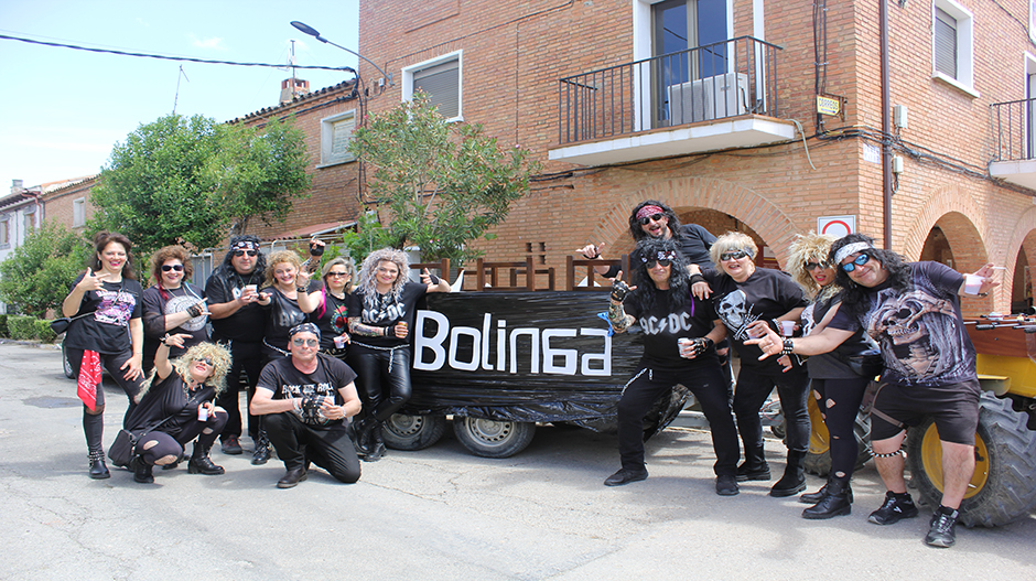 Los 'heavys' han rendido homenaje al mítico bar Bolinga de Huesca.