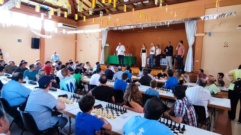 Inauguración del XVII Torneo Internacional de Ajedrez de Alcubierre con la familia Cramling-Bellón de invitada especial.