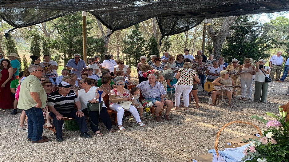 La ermita de Valfonda durante la celebración de la misa en honor de Santa Ana.