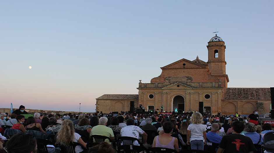 Foto de archivo: Actuación de Amaral en La Cartuja de Las Fuentes (2021).