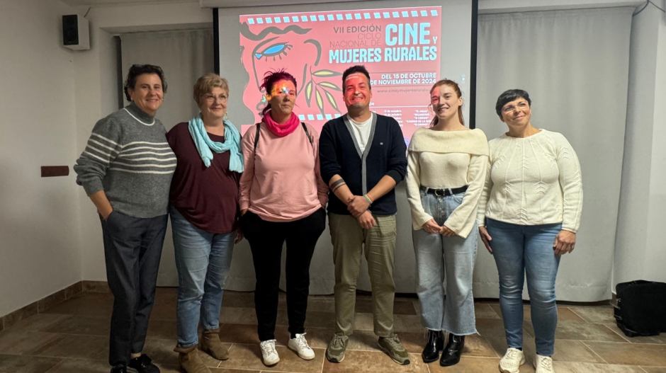 Participantes en la charla-coloquio de la tarde de este sábado en Sena.