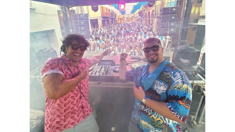 Rialto y Tella en el tardeo del chupinazo de las fiestas de Sariñena.