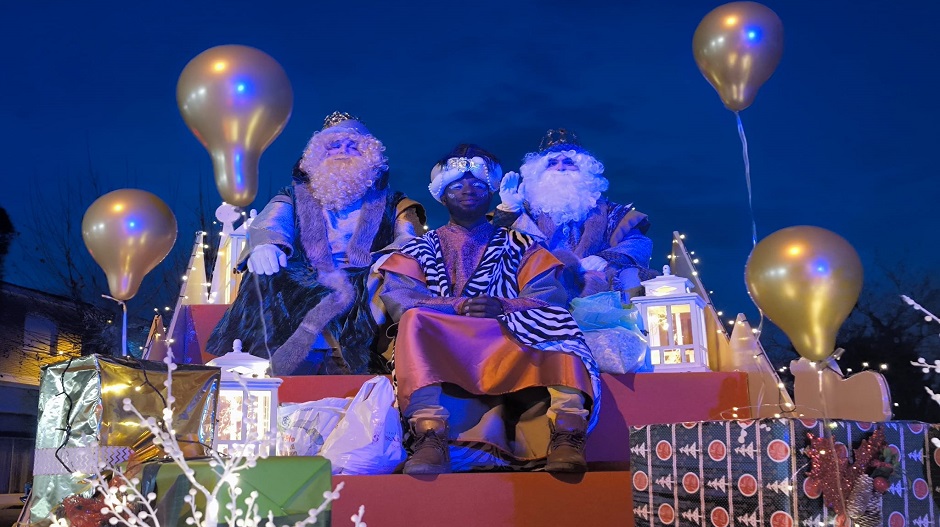 Melchor, Gaspar y Baltasar en su visita a Sariñena.